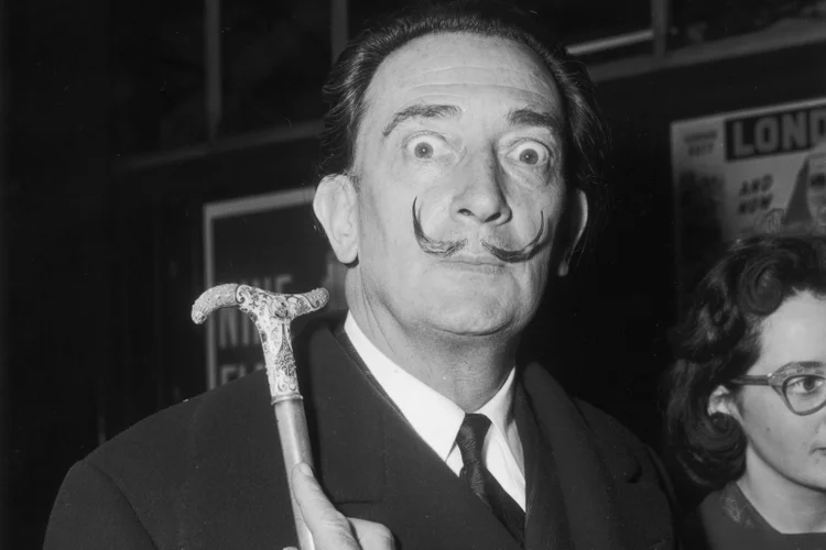 Salvador Dalí: o corpo do pintor foi exumado para a realização de um teste de paternidade (Reg Birkett/Keystone/Getty Images)