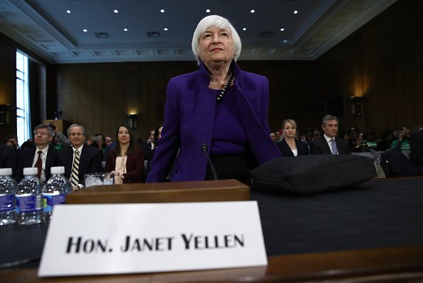 Yellen se encontra com Congresso americano