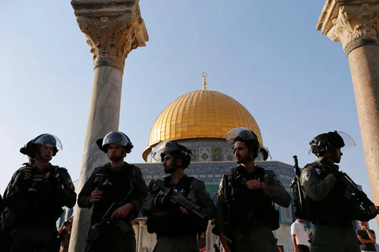 Conflito: os confrontos são diários entre palestinos e as forças de segurança israelenses em Jerusalém Oriental e na Cisjordânia ocupada (Muammar Awad/Reuters)