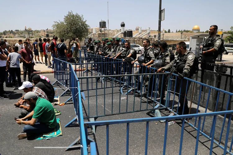 Jerusalém: segundo o Crescente Vermelho palestino, os incidentes deixaram 56 feridos na Esplanada (Ammar Awad/Reuters)