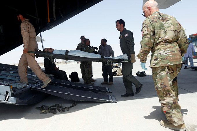 Ataque talibã contra base militar deixa 26 mortos no Afeganistão