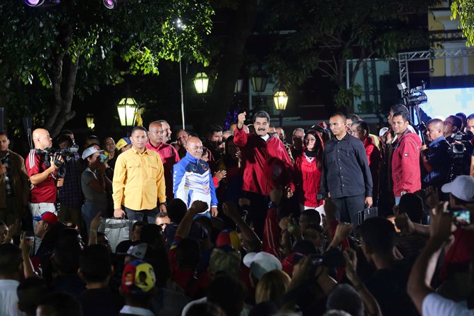 Maduro: "isso sim, depende de se sentarem à mesa, se não se sentarem na mesa da Comissão da Verdade e da Justiça outro galo cantará", disse o presidente (Miraflores Palace/Reuters)