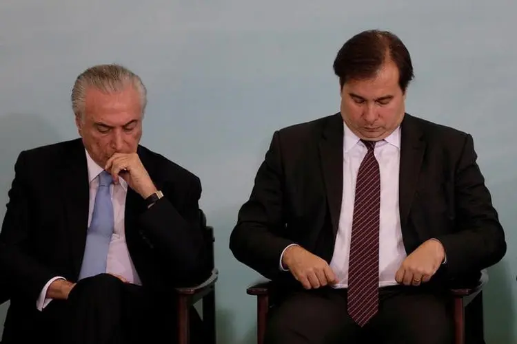 Rodrigo Maia e Michel Temer: deputado fez críticas ao presidente e falou que votará denúncia contra Temer em outubro (Ueslei Marcelino/Reuters)