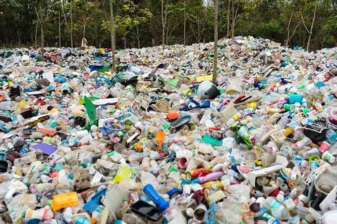 Coca, Pepsi e Nestlé são as maiores produtoras de lixo plástico do mundo