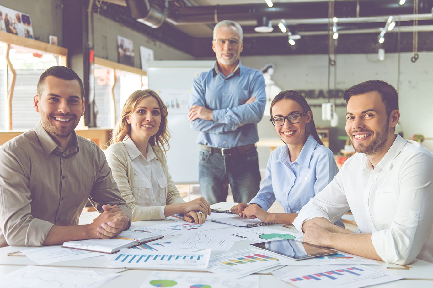 Como liderar uma equipe muito mais jovem do que eu?