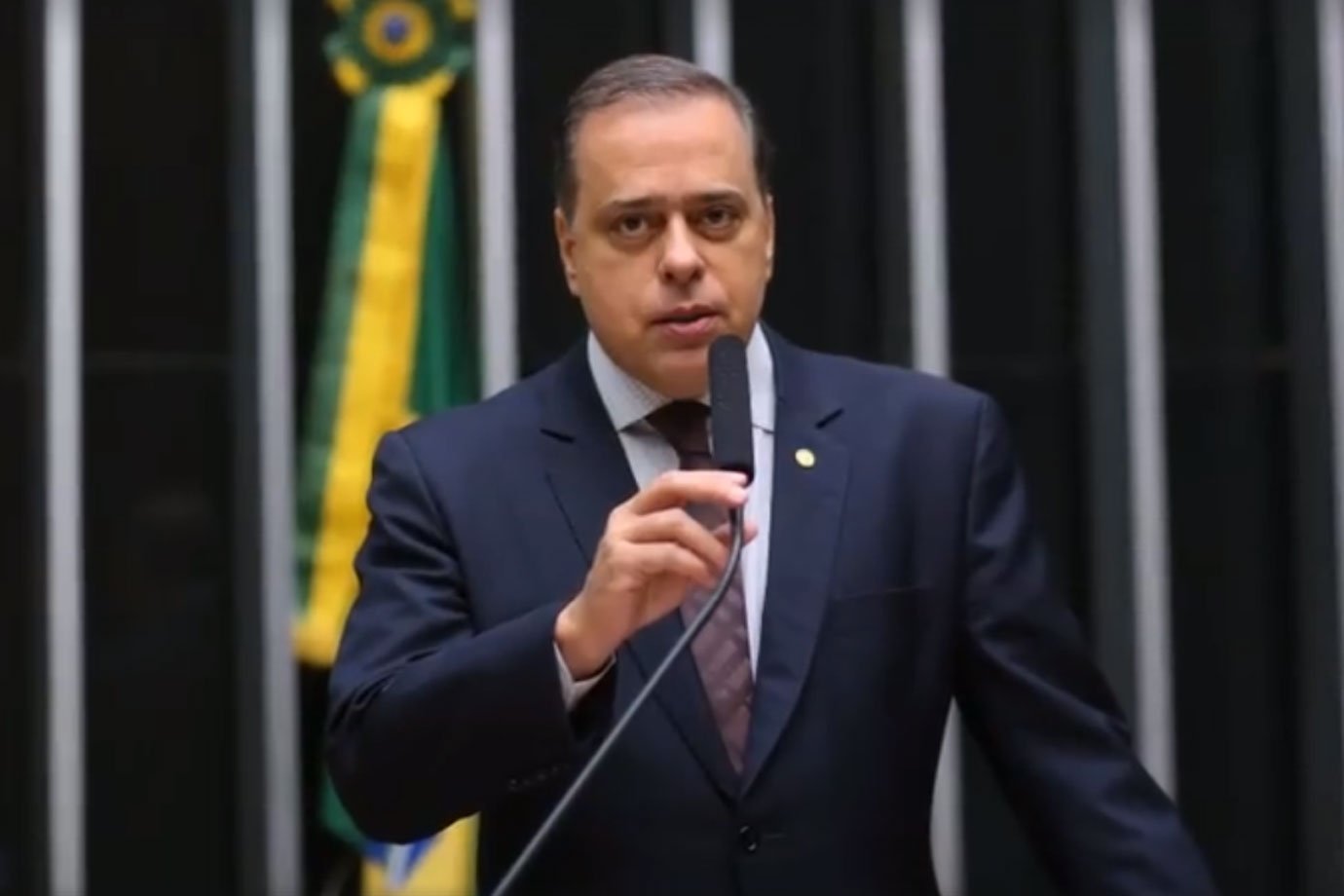 Governistas querem tucano ou peemedebista para relatar denúncia