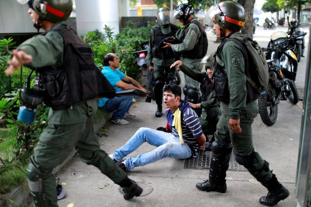 A violência por trás da prisão de manifestantes na Venezuela