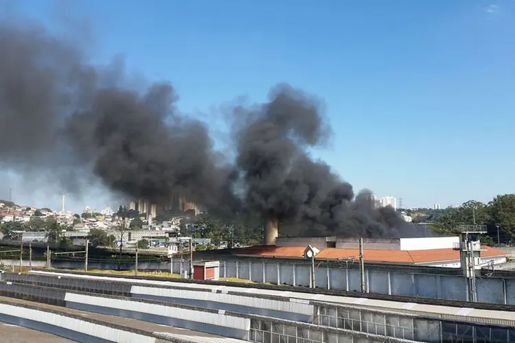 São Paulo presos queimam colchões do CDP de Pinheiros (Rovena Rosa/Agência Brasil)