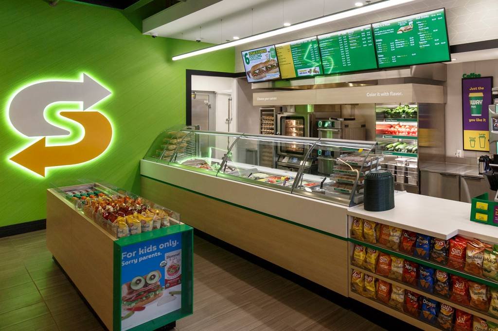 Em forte expansão, Subway abre novo modelo de loja no Brasil