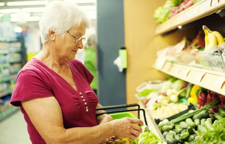 IPC-Fipe: grupo Alimentação desacelerou os preços de 0,16% na segunda quadrissemana para -0,26% na terceira quadrissemana (gpointstudio/Thinkstock)