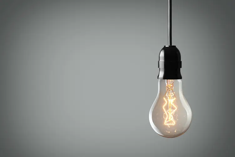 Conta de luz: terão aumento de 24,37% na conta de luz os clientes da Bandeirante Energia S.A. (choness/Thinkstock)