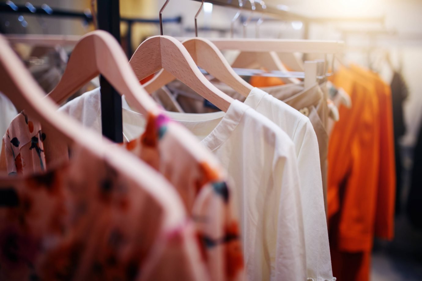 Comprar roupas de store marcas para revender