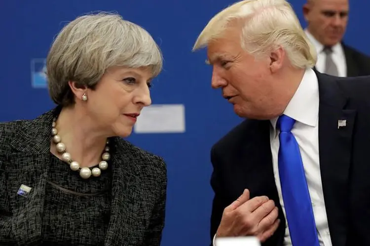 May e Trump: "Eles concordaram que é vital que o uso de armas químicas não fique sem contestação", disse o gabinete da premiê britânica (Matt Dunham/Reuters)
