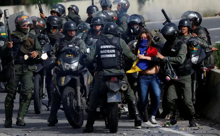 Venezuela: onda de protestos contra o governo de Nicolás Maduro completou cem dias. (Carlos Garcia Rawlins/Reuters)