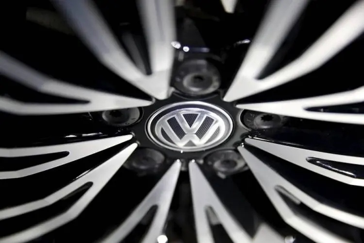 A VW emprega cerca de 300.000 pessoas na Alemanha — pouco menos da metade do seu total global