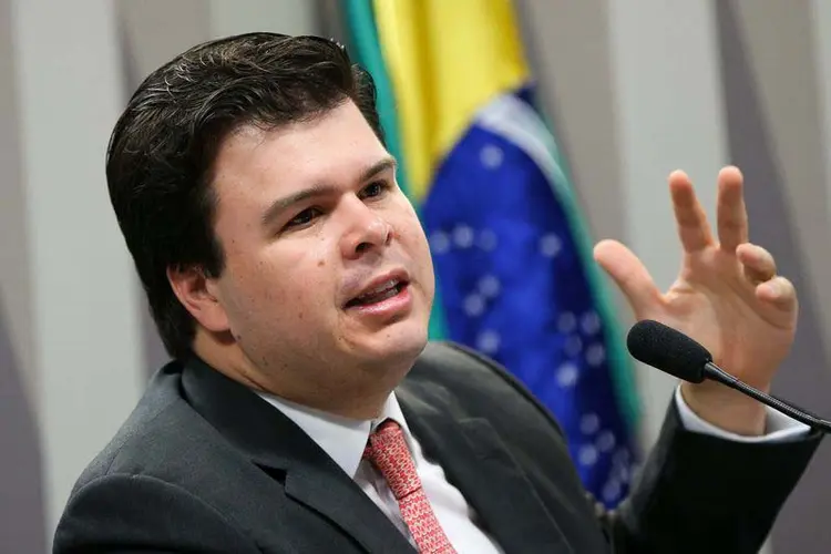 Coelho Filho: ministro considerou a venda da empresa um movimento "fundamental" para desenvolvimento do mercado elétrico brasileiro (Marcelo Camargo/Agência Brasil)
