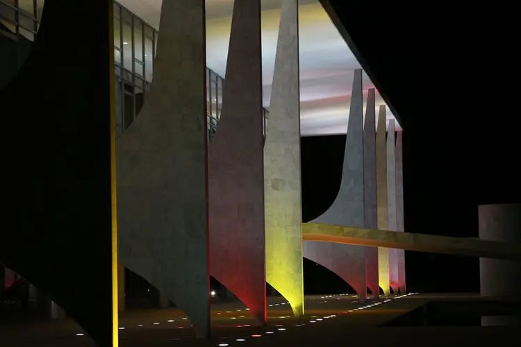 Palácio do Planalto com cores da Espanha após atentado em Barcelona (Fabio Rodrigues Pozzebom/Agência Brasil)