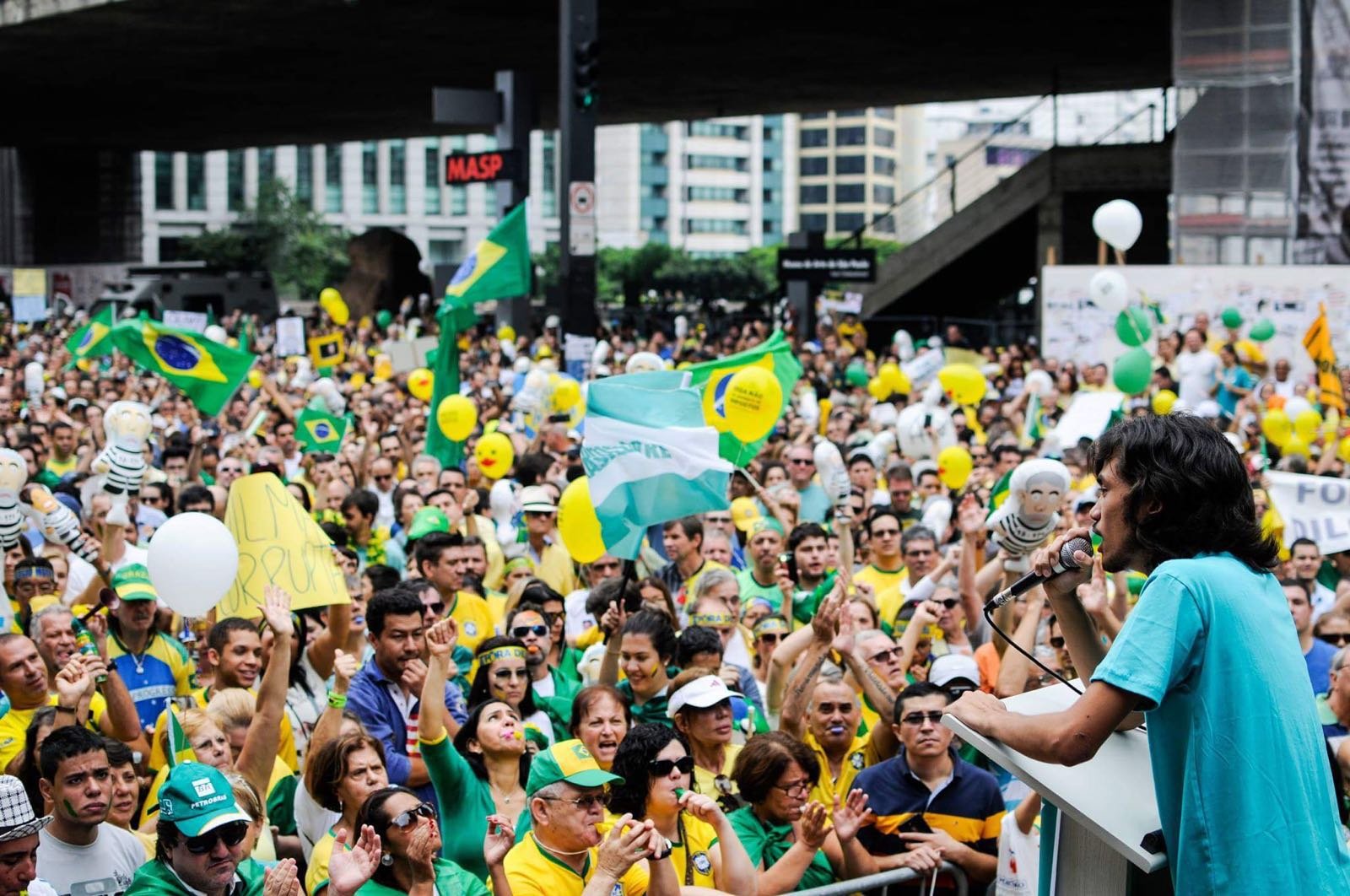 MBL e Vem Pra Rua querem ato apartidário neste domingo