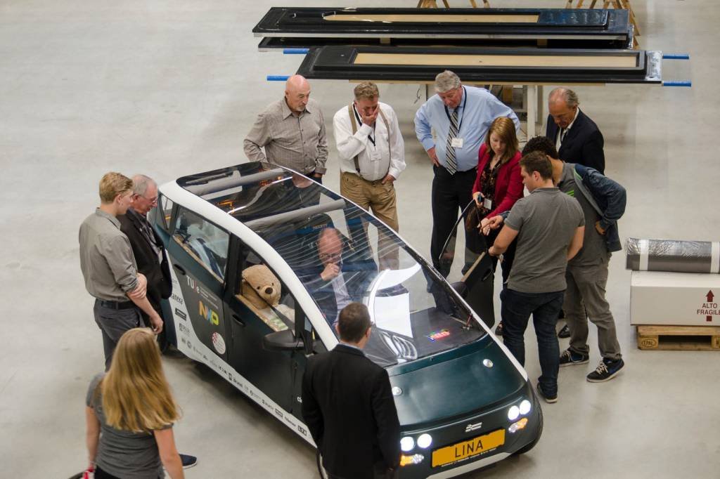 Estudantes holandeses criam carro biodegradável