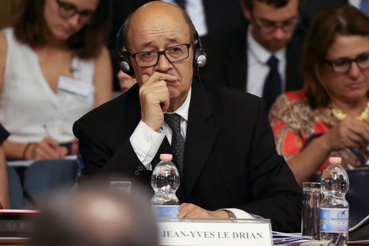 Le Drian: condenou o ataque terrorista, que causou a morte de 13 pessoas e ferimentos em cerca de 100 (Tony Gentile/Reuters)