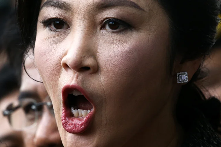 Yingluck Shinawatra chegou ao governo em 2011 após vencer as eleições com maioria absoluta (Athit Perawongmetha/Reuters)