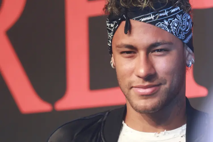 Neymar: chegada do jogador brasileiro à capital francesa está prevista para hoje (foto/Reuters)