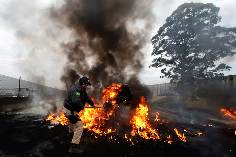 Protestos pediam que a Câmara de Deputados autorize um julgamento contra o presidente (Leonardo Benassatto/Reuters)