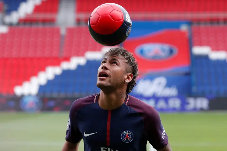 Neymar: "eu queria um desafio maior, e meu coração tomou essa decisão e eu segui meu coração" (Christian Hartmann/Reuters)