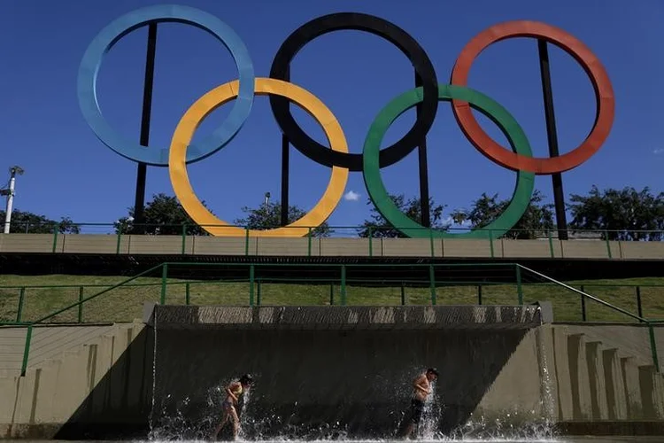 Arcos olímpicos no Parque Madureira no Rio de Janeiro, dia 2/8/2017 (Ricardo Moraes/Reuters)