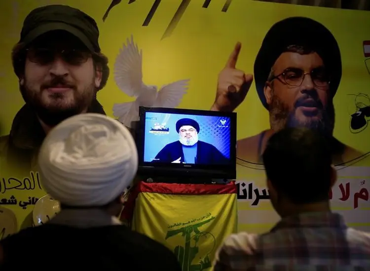 Líder do Hezbollah: Sayyed Hassan Nasrallah fala na TV para o Líbano (Ali Hashisho/Reuters)