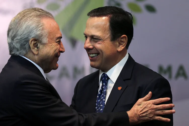 Temer e Doria: assinaram acordo que prevê a concessão ao município de parte do Campo de Marte (Paulo Whitaker/Reuters)