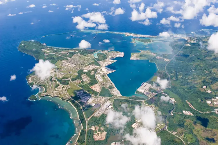 Guam: Kim Jong-Un analisou nesta terça-feira os planos para bombardear os arredores da ilha de Guam (U.S. Navy/Reuters)