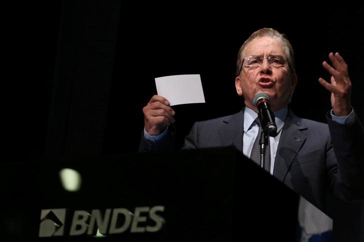 Presidente do BNDES faz lobby contra CPI