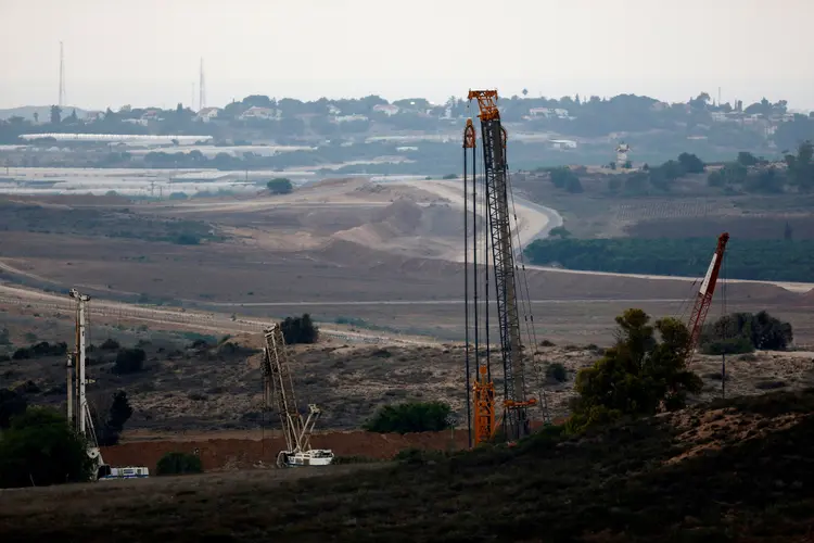Mídia israelense publicou nesta quinta-feira novas revelações dos militares sobre o projeto do muro, que custará 1,1 bilhão de dólares (Amir Cohen/Reuters)