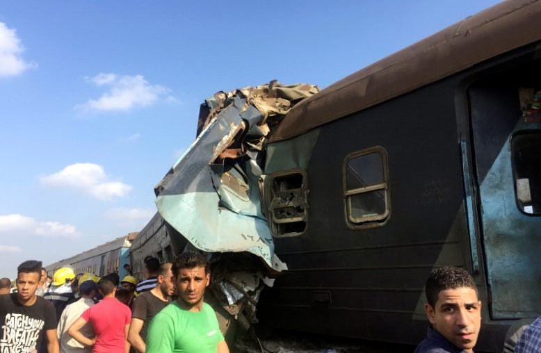 Choque entre trens mata 37 pessoas e deixa 130 feridos no Egito