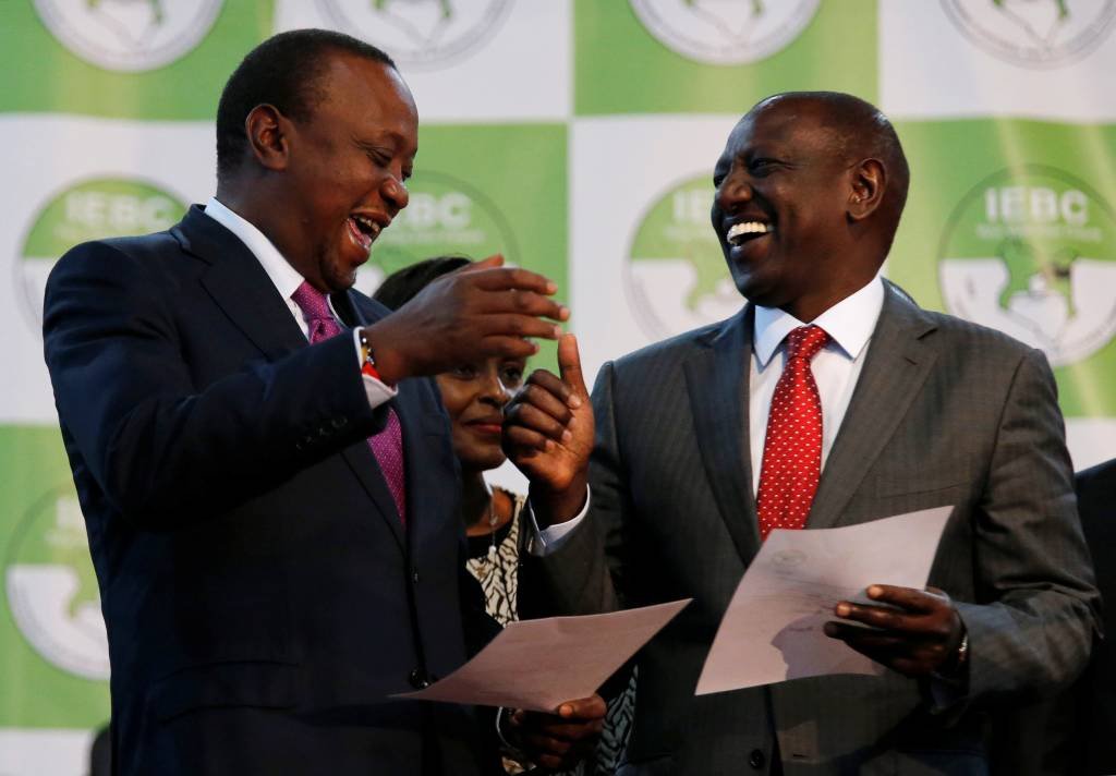 Kenyatta é reeleito presidente do Quênia com 54% dos votos
