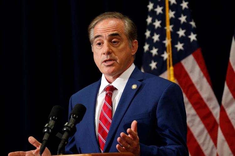 David Shulkin: "é uma afronta aos veteranos do nosso país que se permita não questionar os nazistas e supremacistas brancos" (Kevin Lamarque/Reuters)