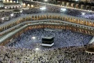 Imagem referente à matéria: Calor extremo mata mais de mil pessoas durante peregrinação a Meca