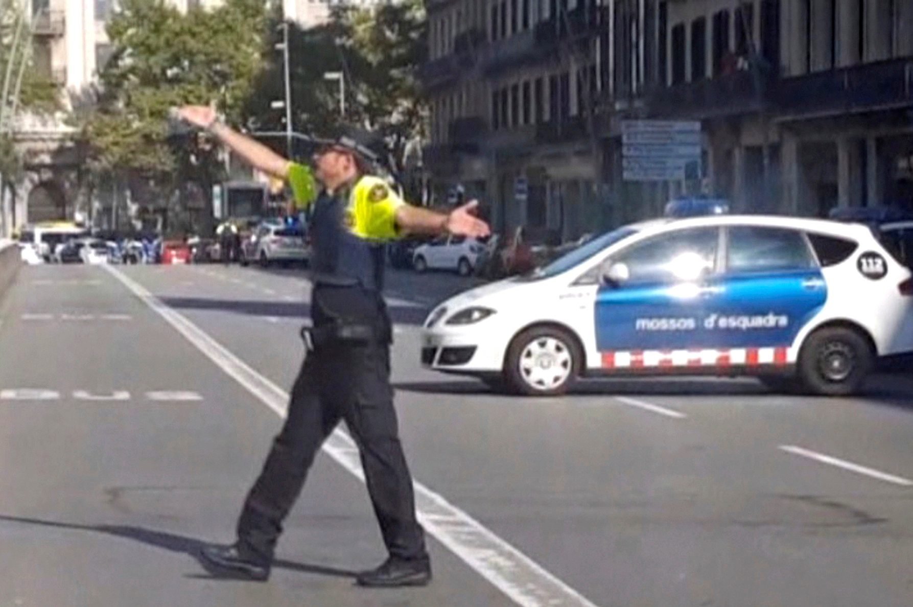 Polícia encontra 2ª van ligada a atentado em Barcelona