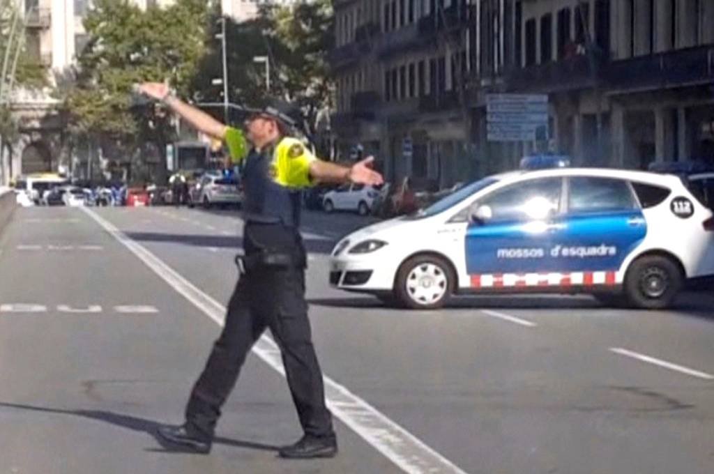 Polícia encontra 2ª van ligada a atentado em Barcelona