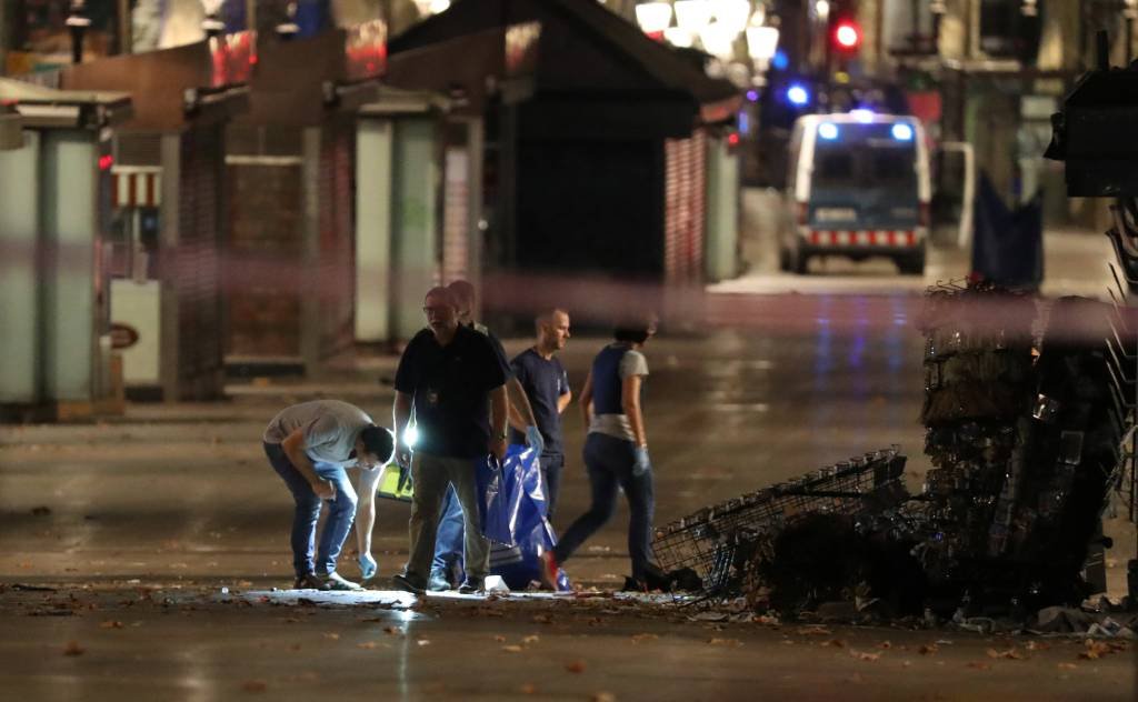 Polícia mata 4 supostos terroristas em tiroteio na Catalunha