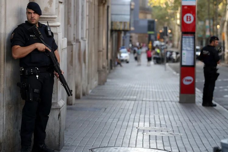 Polícia da Espanha: erros e a falha de comunicação se centraram em uma grande explosão ocorrida em 16 de agosto, na véspera do ataque (Sergio Perez/Reuters)