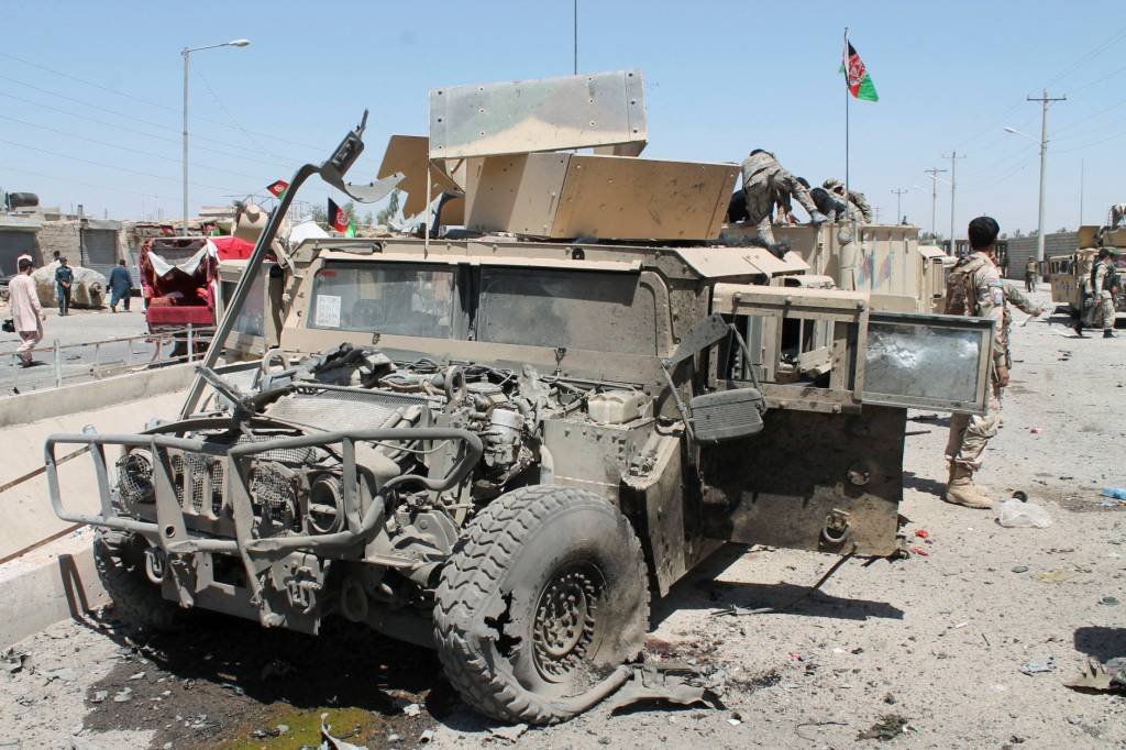Atentado com carro-bomba deixa 10 mortos no Afeganistão
