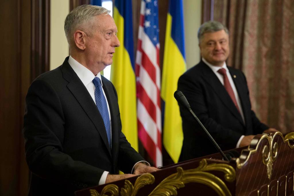 EUA estudam fornecer armamento letal à Ucrânia