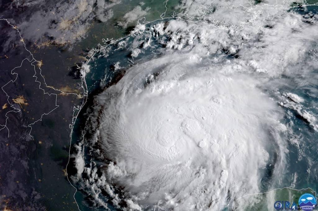 Harvey pode se tornar o furacão mais forte em 12 anos nos EUA