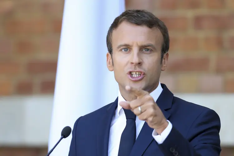 Emmanuel Macron: em declaração, presidente da França também prometeu um aumento das vagas de alojamento para refugiados (Stoyan Nenov/Reuters)
