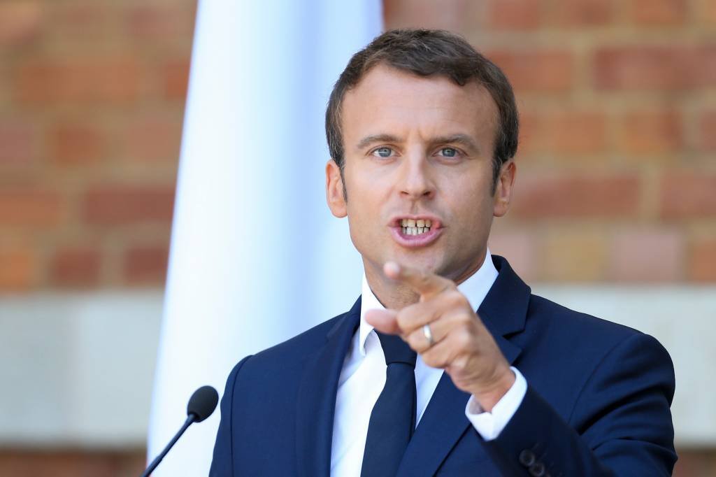 Macron quer acelerar deportação de imigrantes ilegais na França