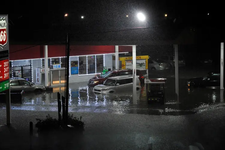 Furacão Harvey chega ao Texas: "inundações extremamente sérias" (Nick Oxford/Reuters)