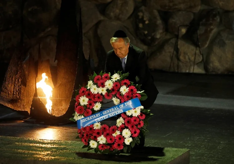 Jerusalém: secretário-geral da ONU, António Guterres, durante cerimônia em honra dos 6 milhões de judeus mortos por nazistas (Ronen Zvulun/Reuters)