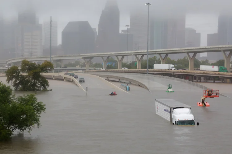 Furacão Harvey: presidente Trump disse no Twitter que queria visitar o Texas o mais rápido possível (Richard Carson/Reuters)